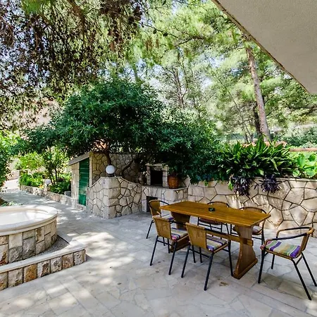 Jakov Apartment